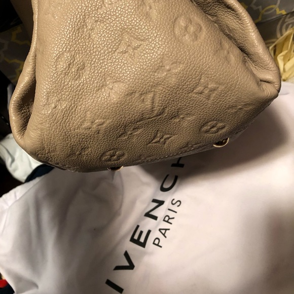 HOLD Louis Vuitton Artsy Empreinte MM - Picture 8 of 8